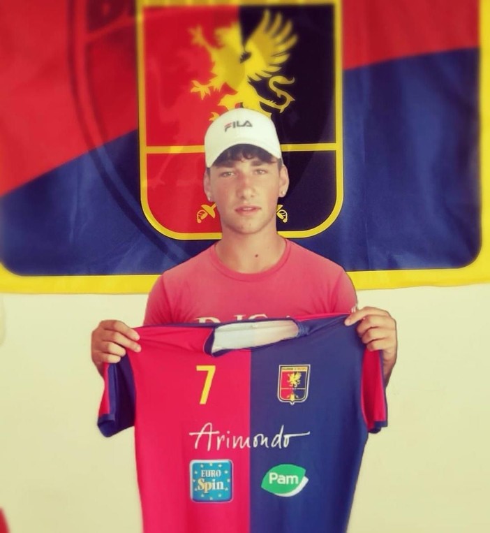 GOLFO DIANESE Il primo innesto è il giovane attaccante Andrea Esposito GOLFO DIANESE Il primo innesto è il giovane attaccante Andrea Esposito