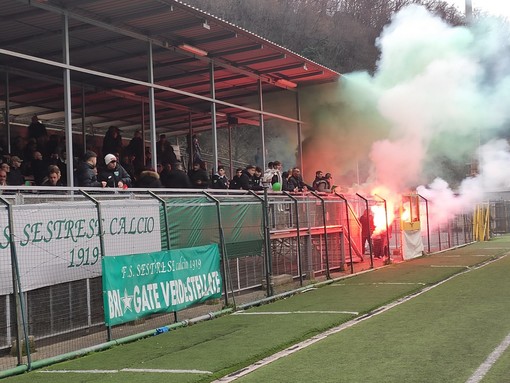 La tribuna di Borzoli prima del big match