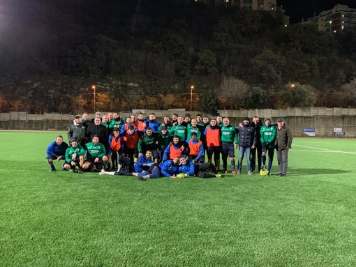 SUPERBA CALCIO: vecchie glorie Lagaccio...ed altri amici! Tutti insieme per il piccolo Ale!