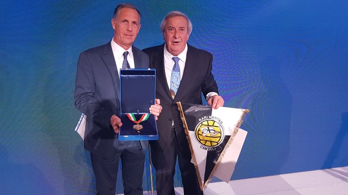 Collare d'oro al merito sportivo alla RN Camogli Collare d'oro al merito sportivo alla RN Camogli