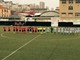Genova Calcio e Albissola schierate in mezzo al campo prima del fischio di inizio