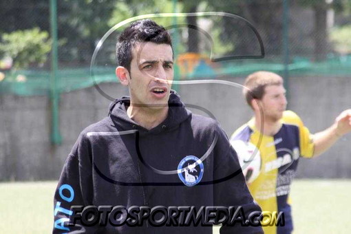 Massimo Raspa sulla panchina del Begato (fotosportmedia.com)