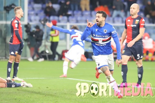 FOTOSERVIZIO - Il derby Genoa-Sampdoria