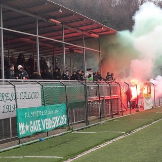 La tribuna di Borzoli prima del big match