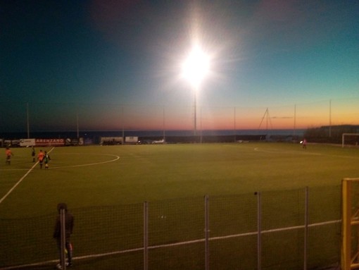 Il campo di Arenzano al tramonto per OBR-Corniglianese