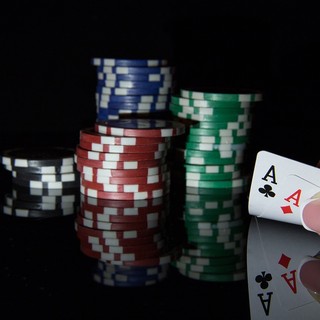 Il bluff nel poker: un'arte che richiede qualche consiglio