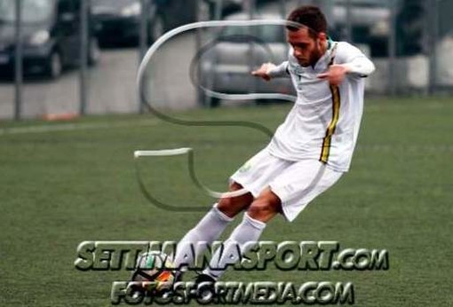 SERRA RICCO' Colpaccio per il centrocampo SERRA RICCO' Colpaccio per il centrocampo