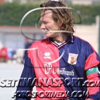 Paolo nel 2003 con la fascia di capitano del Genoa Club Campomorone