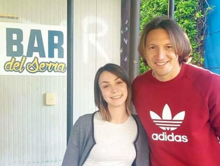 LA FOTO - Edgar Barreto al bar del Serra Riccò