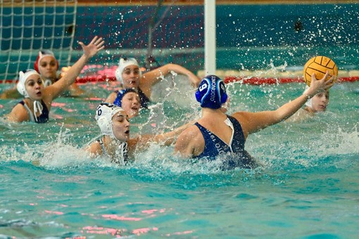 PALLANUOTO BOGLIASCO / A1F, VITTORIA E SORPASSO: LE RAGAZZE BATTONO COMO E SUPERANO BRIZZ