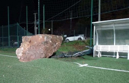 FRANA SUL CAMPO DI BAVARI Il racconto di Simone Guerrini FRANA SUL CAMPO DI BAVARI Il racconto di Simone Guerrini