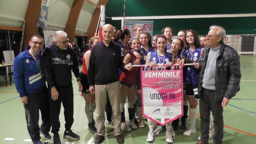 Pallavolo - Lunezia Volley campione territoriale femminile Under 18