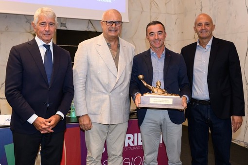 Il Bogliasco è la miglior società d'Italia: conquistato per la decima volta il Trofeo del Pallanuotista Il Bogliasco è la miglior società d'Italia: conquistato per la decima volta il Trofeo del Pallanuotista