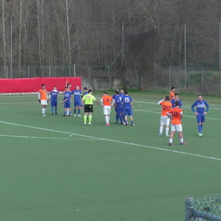 Calcio - Onori di casa dell' Intercomunale al Follo