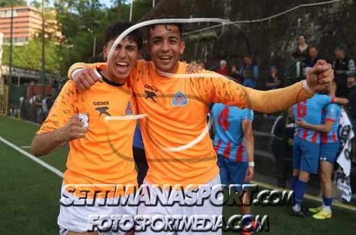 SIMONE CARLUCCI "Il gruppo con cui siamo saliti in Eccellenza è quello che mi ha fatto divertire di più" SIMONE CARLUCCI "Il gruppo con cui siamo saliti in Eccellenza è quello che mi ha fatto divertire di più"