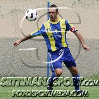 Chiarlone nel 2011 con la fascia di capitano della Cairese