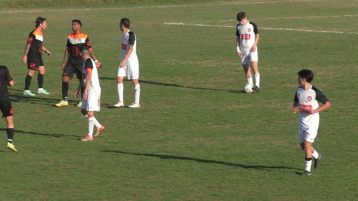 Calcio - Il Ceparana fa gli onori di casa al Riomaior