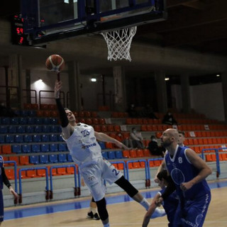 Basket - La Tarros Spezia si mette in pari col recupero con l'Olimpia Legnaua