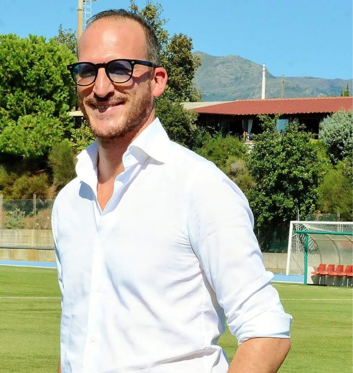 ANDREA CATANIA "Chi mi ha fatto divertire di più? Il "mio" bomber Teddy Akkari, ragazzo unico e con due "palle" cosi per il suo gruppo" ANDREA CATANIA "Chi mi ha fatto divertire di più? Il "mio" bomber Teddy Akkari, ragazzo unico e con due "palle" cosi per il suo gruppo"