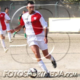 Cristian Cairo con la maglia del Quiliano