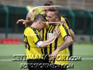 Mattia esulta dopo uno dei tanti gol in maglia giallonera
