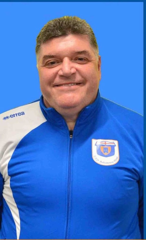 MAURO DEBERNARDI "La delusione più grande? Aver dato fiducia a persone rivelatesi più finte dei fiori di plastica" MAURO DEBERNARDI "La delusione più grande? Aver dato fiducia a persone rivelatesi più finte dei fiori di plastica"