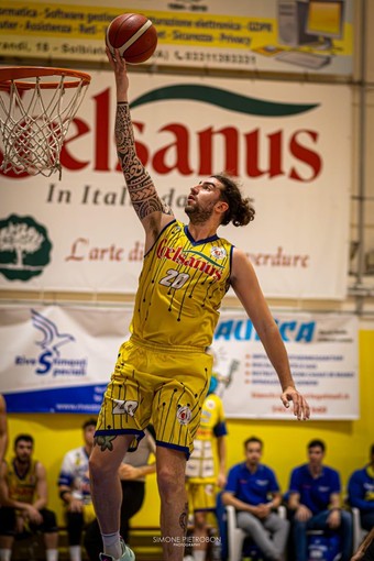 BASKET La Tarros completa il quintetto titolare