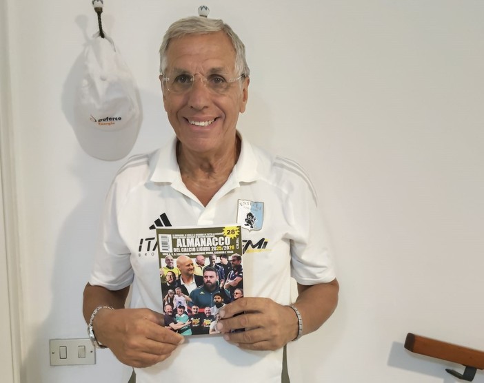 Nino Di Pietro con l'almanacco appena uscito Nino Di Pietro con l'almanacco appena uscito