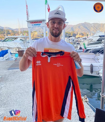 STEFAN DE VRIJ con la maglia arancione della Samm