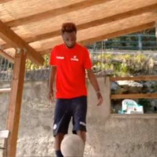 VIDEO #IOPALLEGGIOACASA CON Amos Eguakum