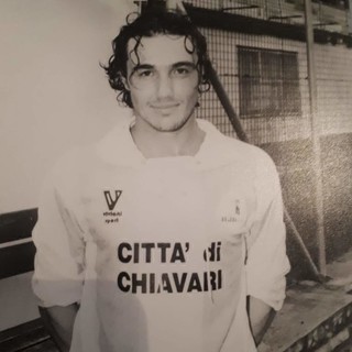 Nello Esposito in una foto storica con la maglia dell'Entella