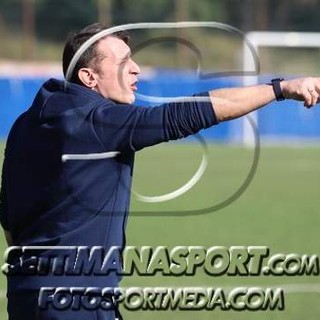 APPARIZIONE Mister Franceschini elogia la squadra dopo l'impresa