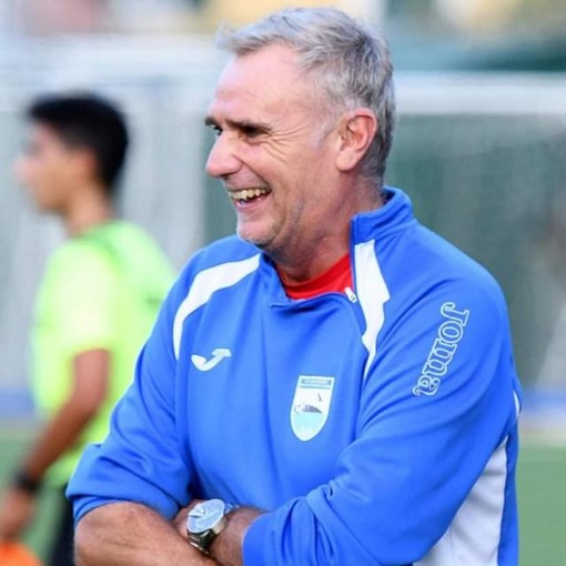 LITTLE CLUB JAMES Ora è ufficiale: dopo i saluti affettuosi a Rossetti, inizia l'era Foppiano LITTLE CLUB JAMES Ora è ufficiale: dopo i saluti affettuosi a Rossetti, inizia l'era Foppiano