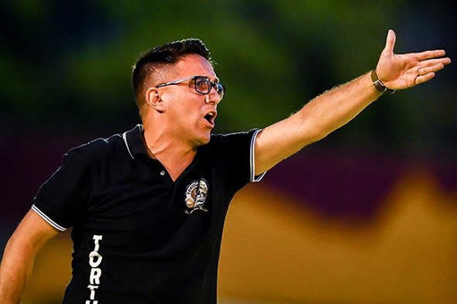 BUON COMPLEANNO E 10 DOMANDE A…. Luca Fioretti BUON COMPLEANNO E 10 DOMANDE A…. Luca Fioretti