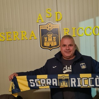 GLI OCCHI DELLA TIGRE SI TINGONO GIALLOBLU