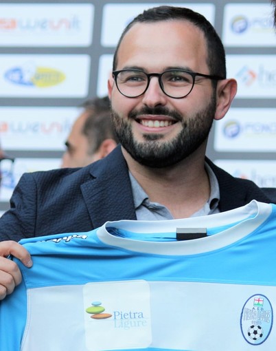 LUCA FILADELLI "Il calcio per me non è sacro... E' un'ossessione" LUCA FILADELLI "Il calcio per me non è sacro... E' un'ossessione"