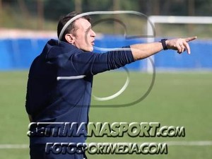 APPARIZIONE Mister Franceschini elogia la squadra dopo l'impresa
