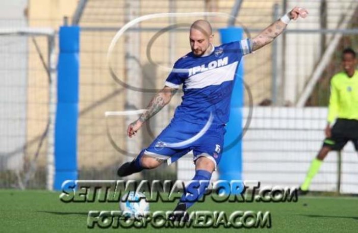 GIANLUCA GATTULLI "Con chi mi diverto di più? Col sociolone Moreno Curabba.. le birre le offro io" GIANLUCA GATTULLI "Con chi mi diverto di più? Col sociolone Moreno Curabba.. le birre le offro io"