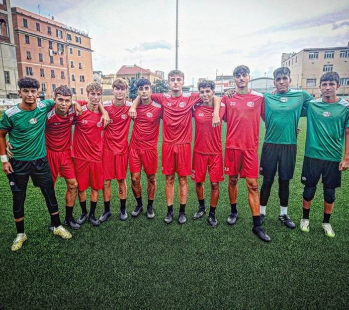 GENOVA CALCIO Ben 11 Juniores aggregati alla prima squadra GENOVA CALCIO Ben 11 Juniores aggregati alla prima squadra