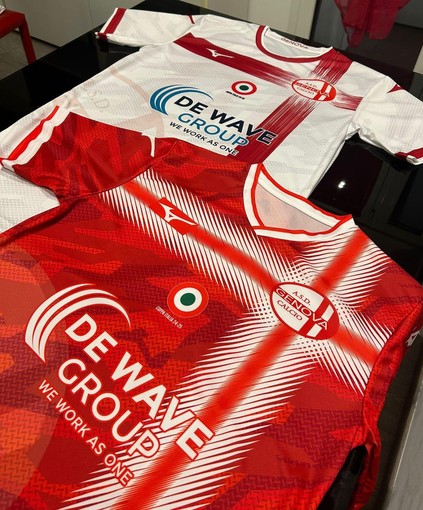 VIDEO/ LE NUOVE MAGLIE DELLA GENOVA CALCIO VIDEO/ LE NUOVE MAGLIE DELLA GENOVA CALCIO