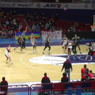 BASKET/ TARROS A UN PASSO DA UN'ALTRA IMPRESA: PERDE, MA A TESTA ALTISSIMA
