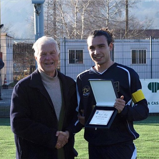 aLmore Genova: un rullo compressore con il Castel Carugate (75-43)