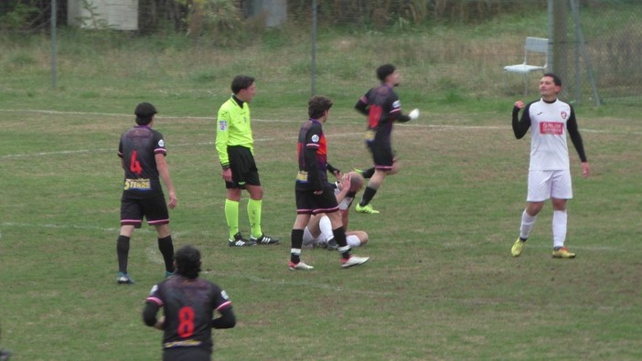 Calcio - Il Ceparana ferma sul pareggio il Riomaior