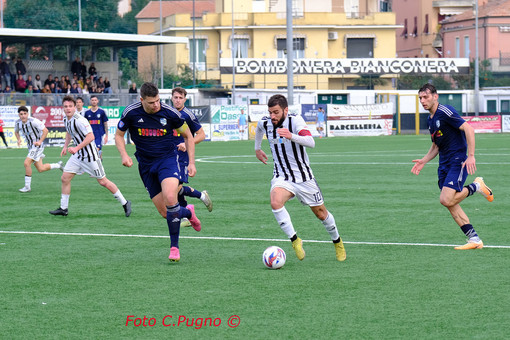 LAVAGNESE / PRESTAZIONE SUPERLATIVA DEI BIANCONERI, MA LA PALLA NON ENTRA.