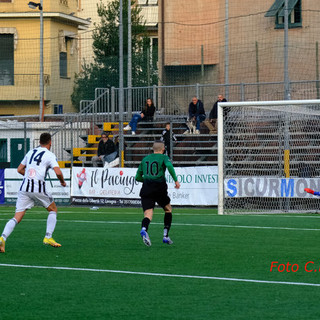 LAVAGNESE / TROCINO E UN SUPER ADORNATO STENDONO IL BAIARDO