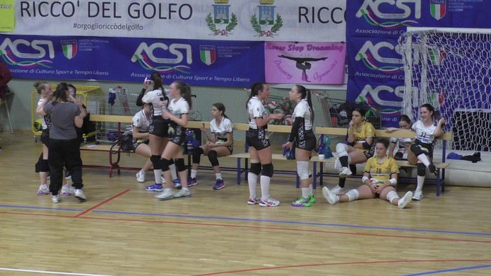 Pallavolo - L' Elsel recupera la vetta in attesa del recupero