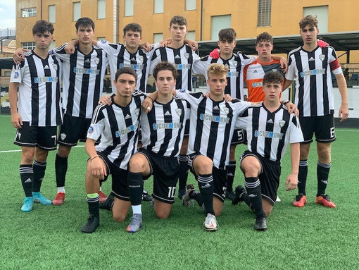 LAVAGNESE/ MAGRA AZZURRI AL TAPPETO E JUNIORES REGIONALE UNDER 19 IN VETTA ALLA CLASSIFICA DEL GIRONE EB!!!!!