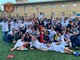 Il presidente Lenzo festeggia con tutto il gruppo Samm dopo la vittoria nei playoff contro il Serra Riccò