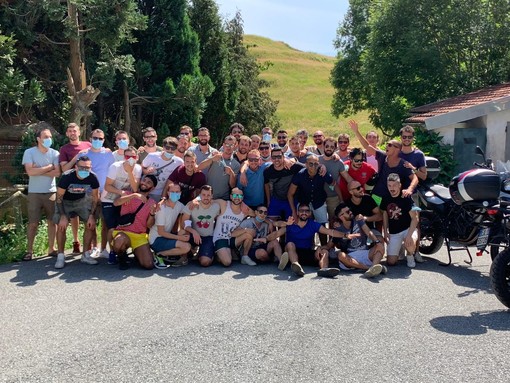 LA FOTO La festa per Davide Macciò del Campo Ligure il Borgo