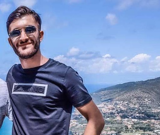 BUON COMPLEANNO E 10 DOMANDE A… Andrea Muto